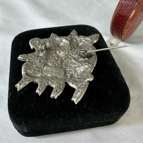 Vintage 70’s Three Little Pigs dancing pigs brooch - Picture 3 of 6